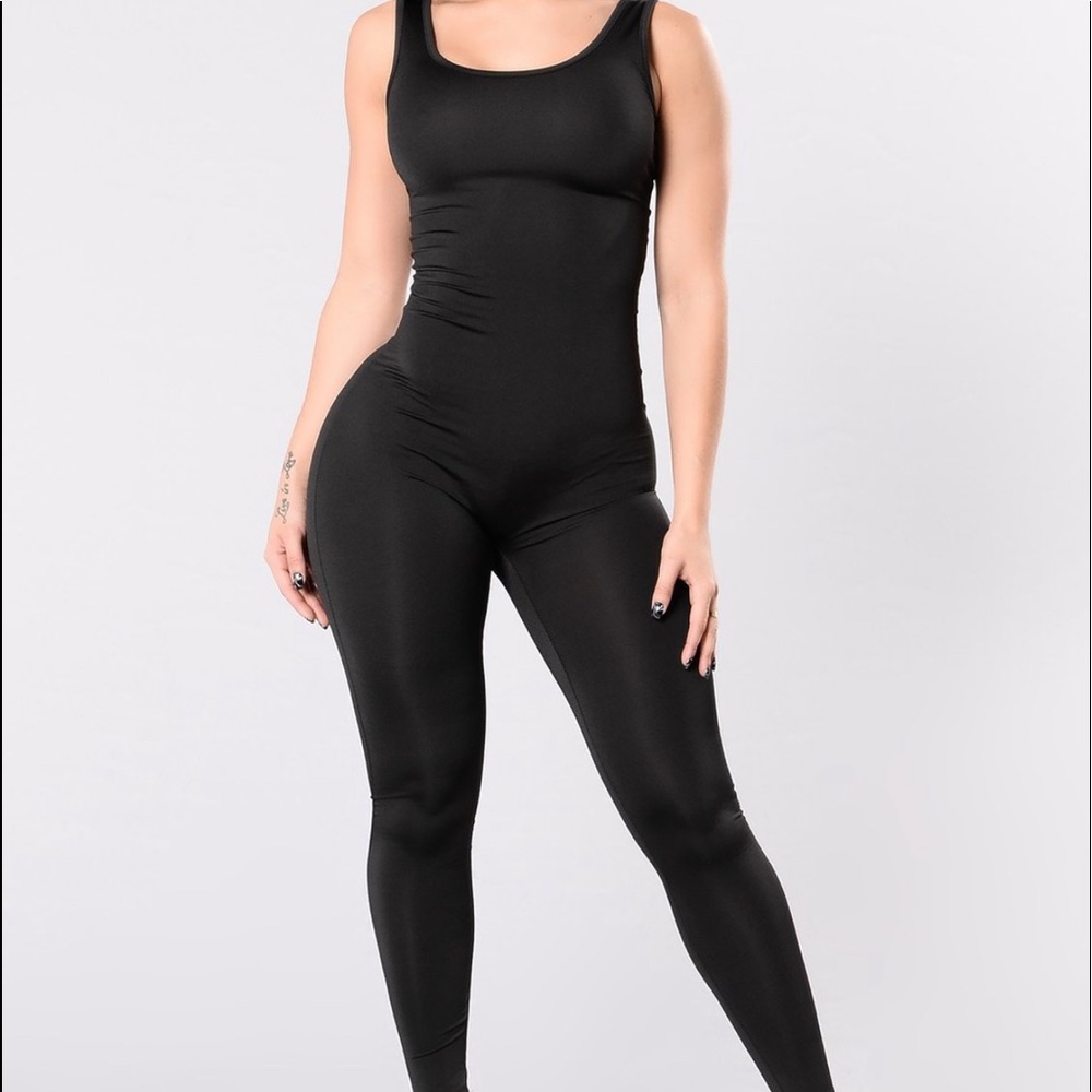 FASHION NOVA JUMPSUIT